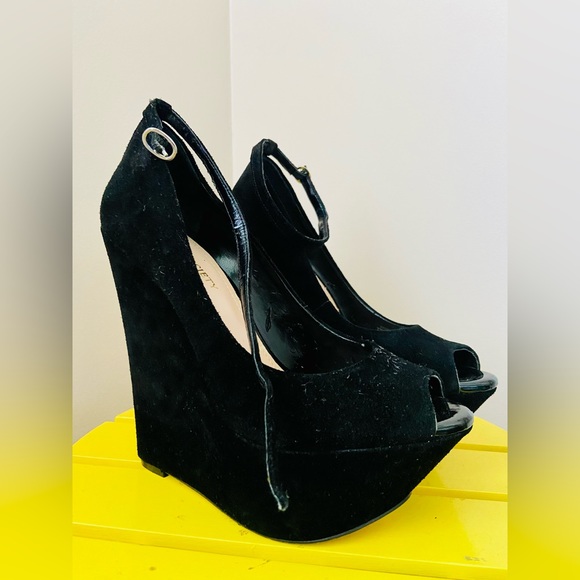 Sole Society Faux Suede Black Wedges - Picture 4 of 6